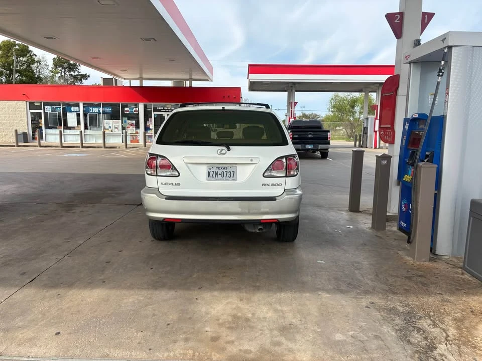2003 Lexus RX 1st Gen - Image 4 of 5