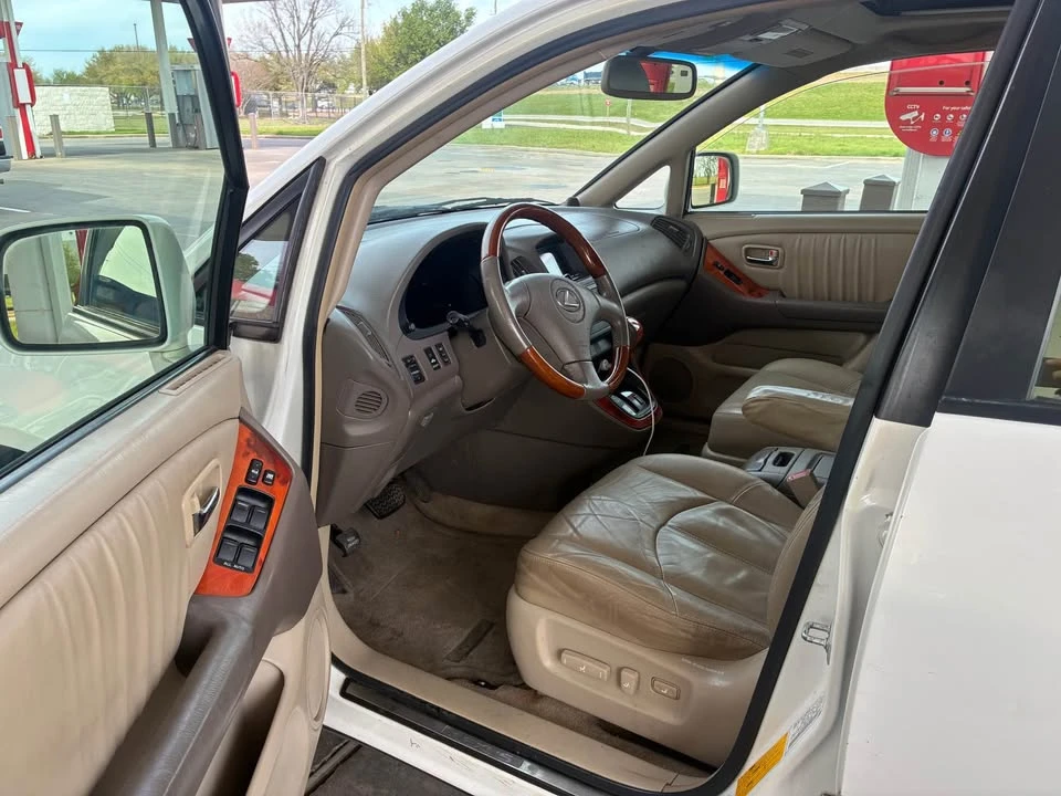 2003 Lexus RX 1st Gen - Image 5 of 5