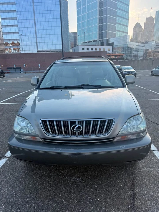 2003 Lexus RX 1st Gen - Image 2 of 4