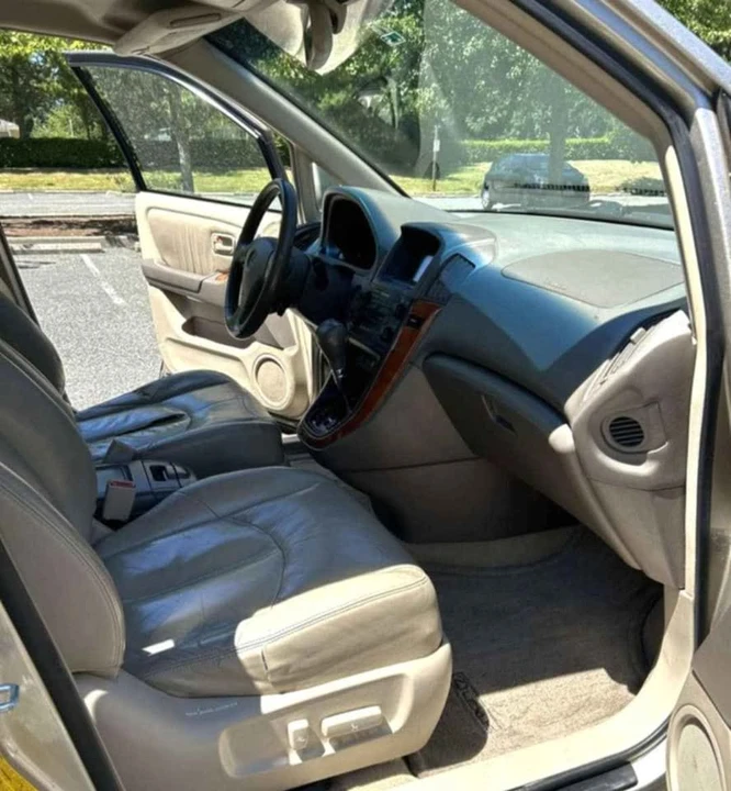 2003 Lexus RX 1st Gen - Image 5 of 12