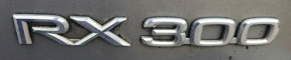2003 Lexus RX 1st Gen - Image 9 of 12