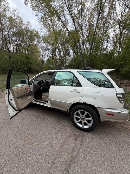 2003 Lexus RX 1st Gen - Image 10 of 10
