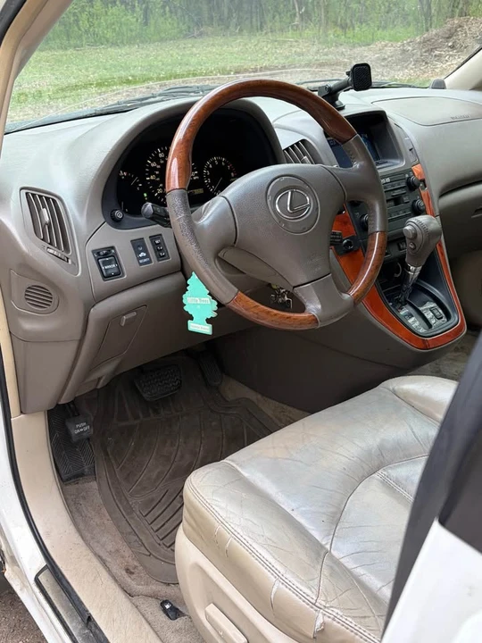 2003 Lexus RX 1st Gen - Image 5 of 10