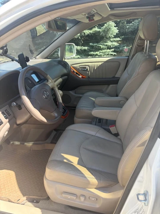 2003 Lexus RX 1st Gen - Image 9 of 15