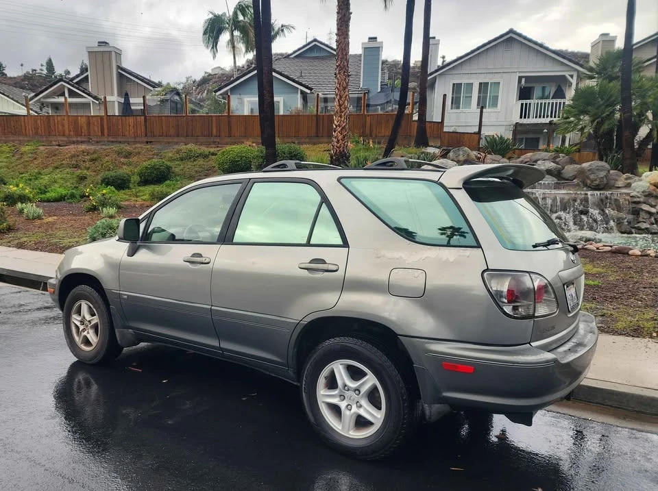 2003 Lexus RX 1st Gen - Image 3 of 12