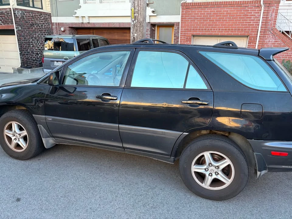 2003 Lexus RX 1st Gen - Image 2 of 4