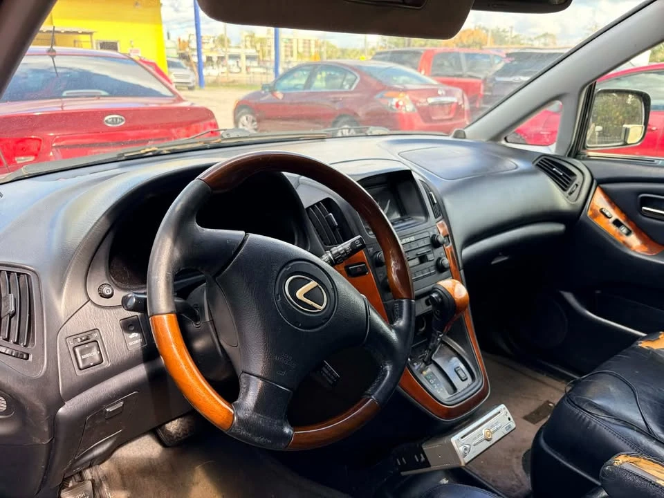 2003 Lexus RX 1st Gen - Image 3 of 7