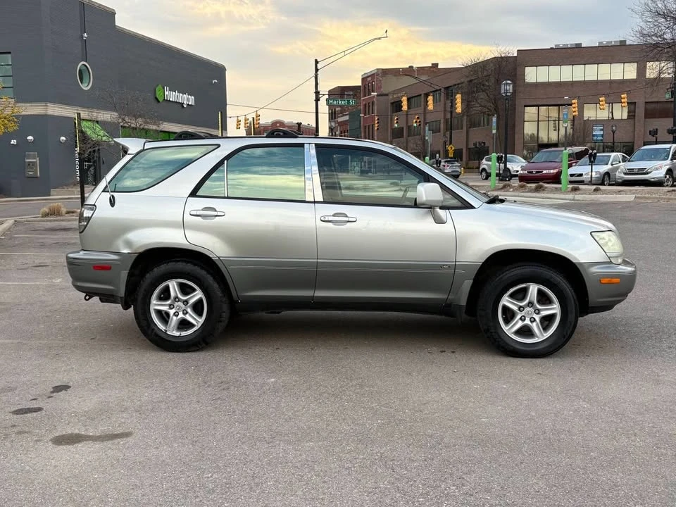 2003 Lexus RX 1st Gen - Image 9 of 19
