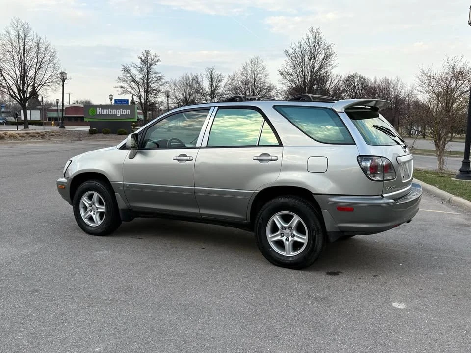 2003 Lexus RX 1st Gen - Image 12 of 19