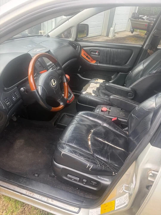 2003 Lexus RX 1st Gen - Image 2 of 3