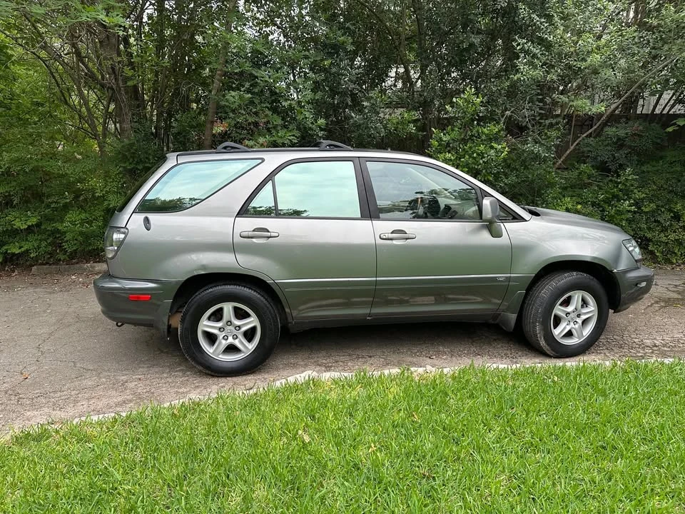 2003 Lexus RX 1st Gen - Image 2 of 8