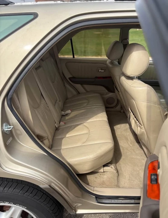 2003 Lexus RX 1st Gen - Image 9 of 11