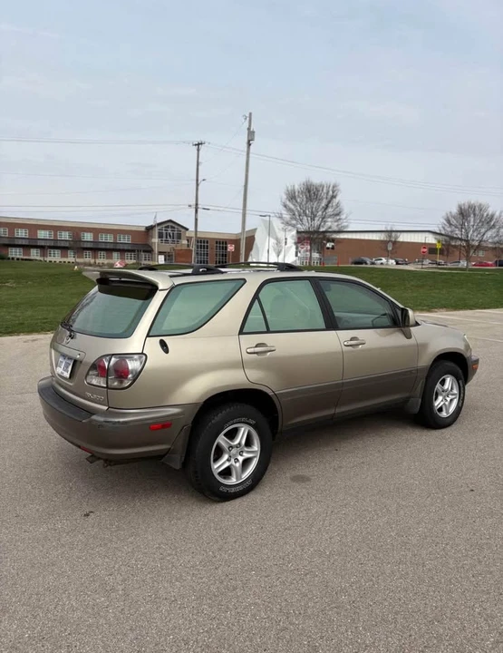 2003 Lexus RX 1st Gen - Image 4 of 11