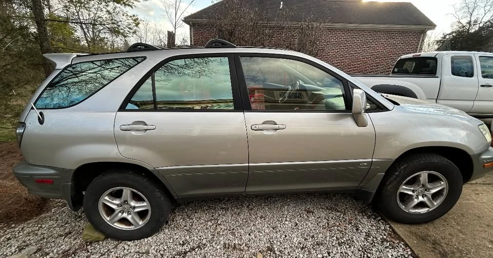 2003 Lexus RX 1st Gen - Image 8 of 10