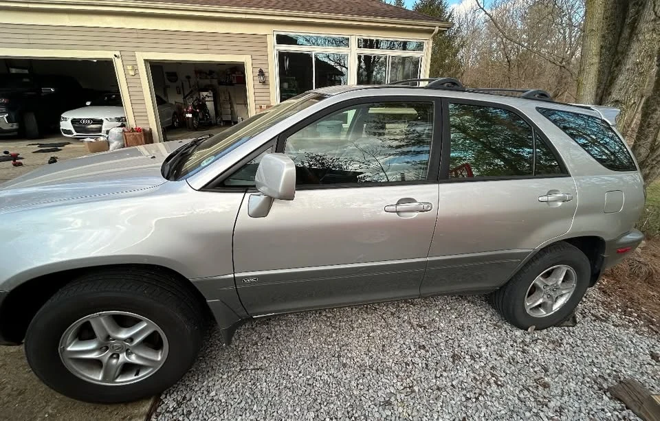 2003 Lexus RX 1st Gen - Image 9 of 10