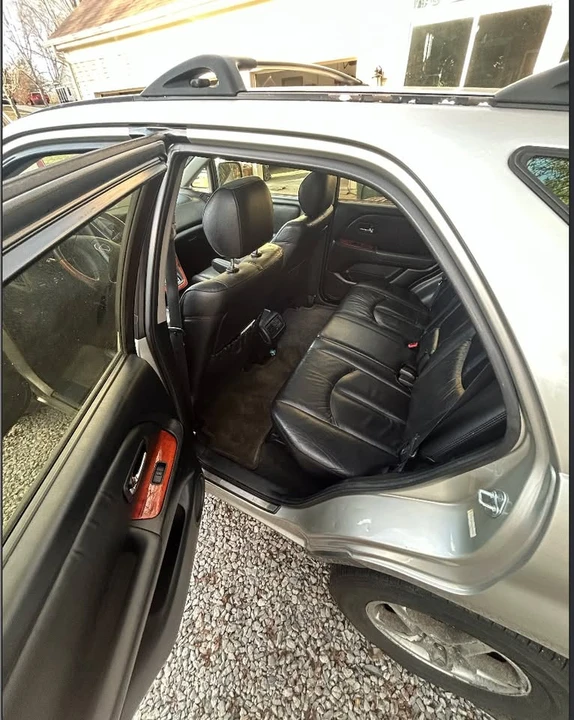 2003 Lexus RX 1st Gen - Image 5 of 10