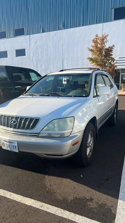 2003 Lexus RX 1st Gen - Image 4 of 5
