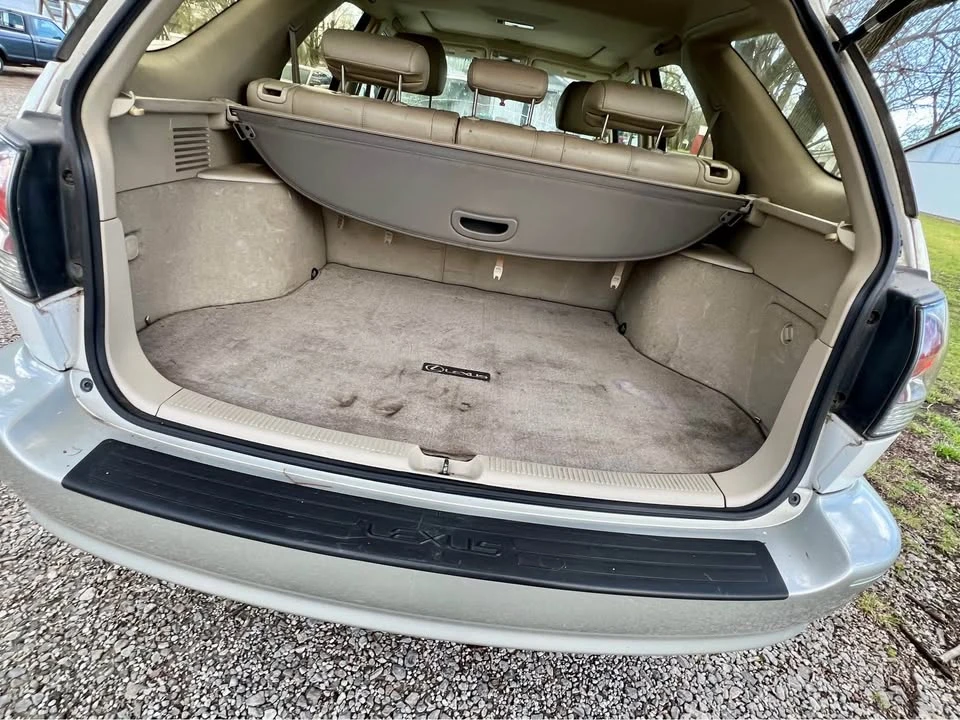2003 Lexus RX 1st Gen - Image 9 of 12