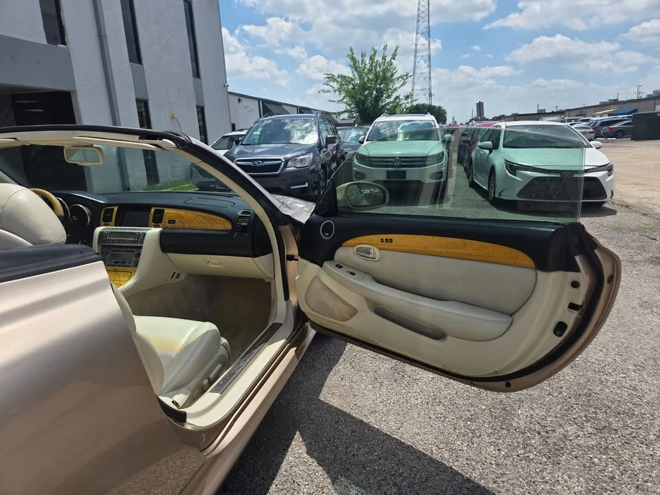 2003 Lexus SC430 - Image 10 of 20