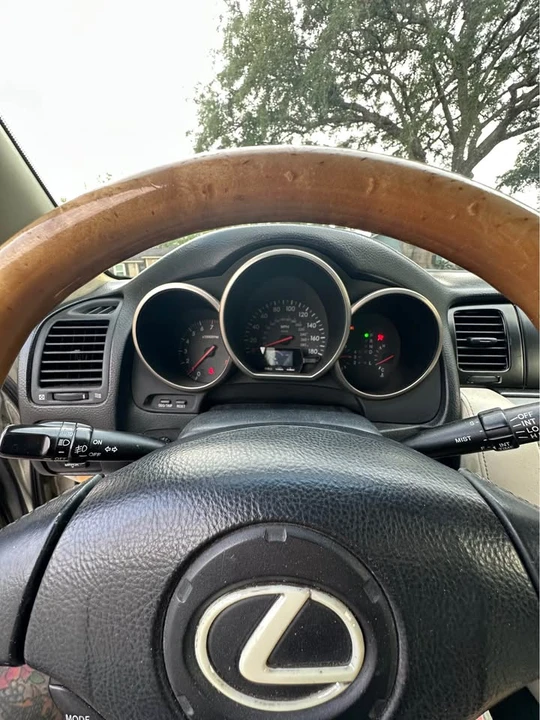 2003 Lexus SC430 - Image 10 of 10
