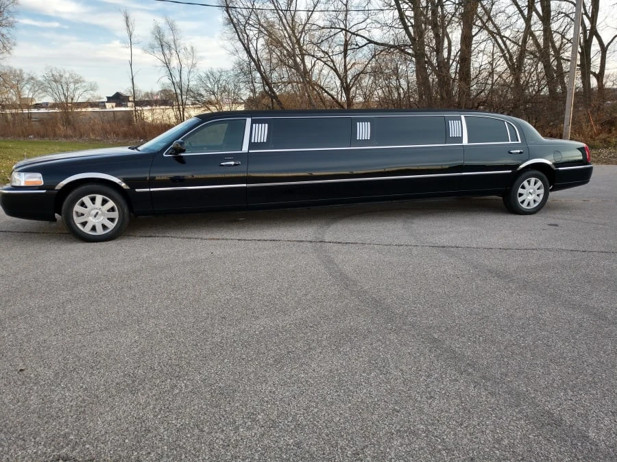 2003 Lincoln - Image 2 of 11