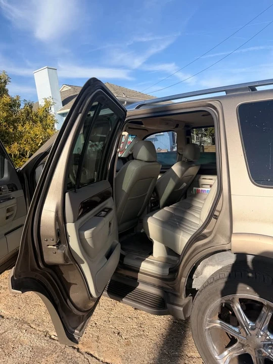 2003 Lincoln Aviator 1st Gen - Image 5 of 12