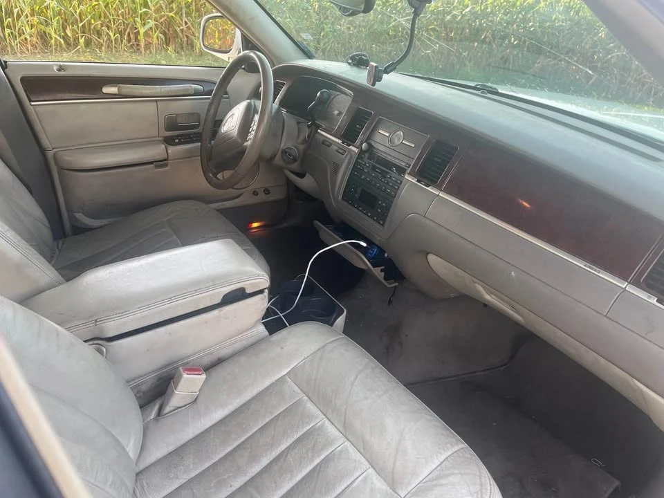 2003 Lincoln Continental - Image 4 of 9