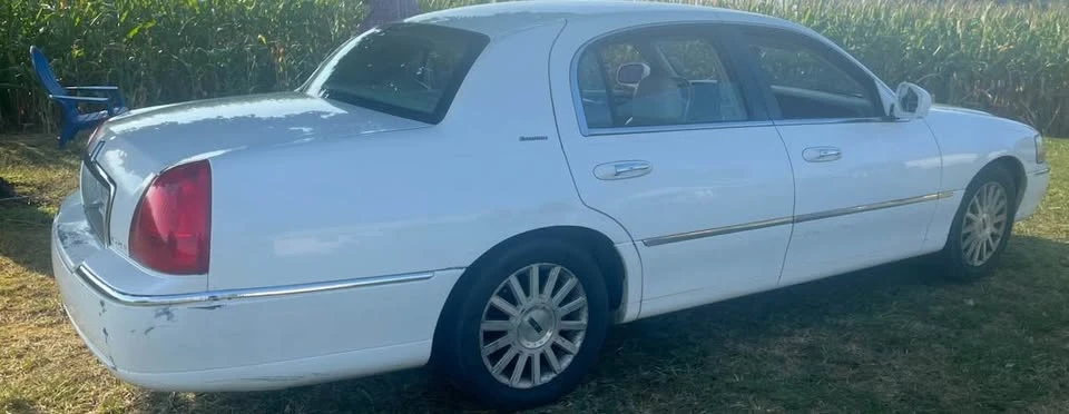 2003 Lincoln Continental - Image 8 of 9