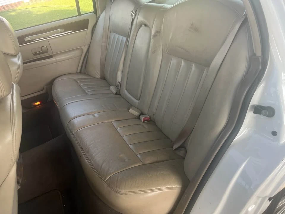 2003 Lincoln Continental - Image 9 of 9
