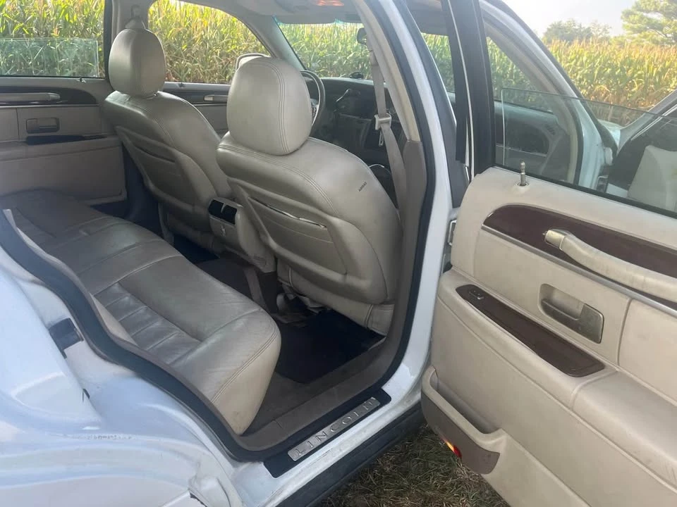 2003 Lincoln Continental - Image 5 of 9
