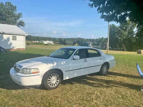 2003 Lincoln Continental Executive Sedan 4D