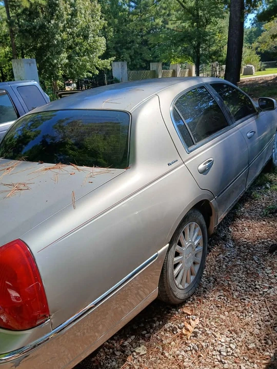 2003 Lincoln Continental - Image 3 of 6