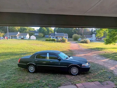 2003 Lincoln Continental Sedan 4D