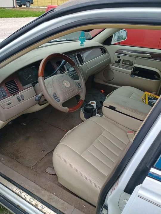 2003 Lincoln Continental - Image 5 of 14