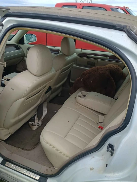 2003 Lincoln Continental - Image 6 of 14