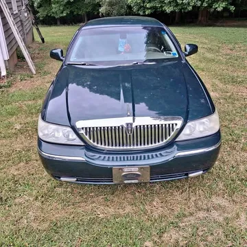 2003 Lincoln Continental Signature Sedan 4D