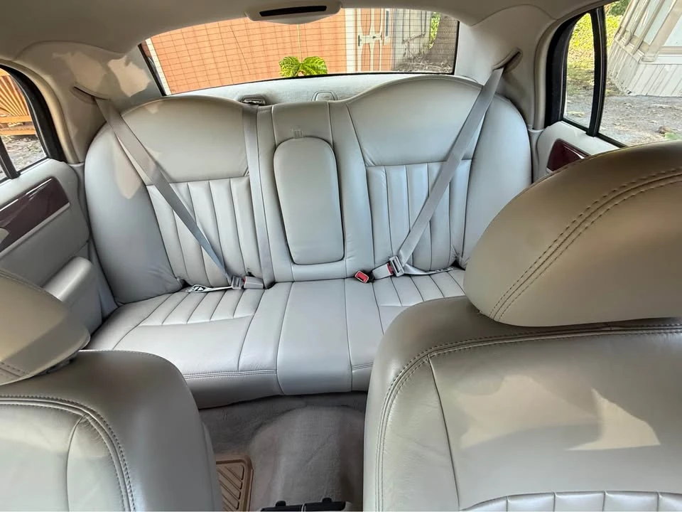 2003 Lincoln Continental - Image 4 of 5