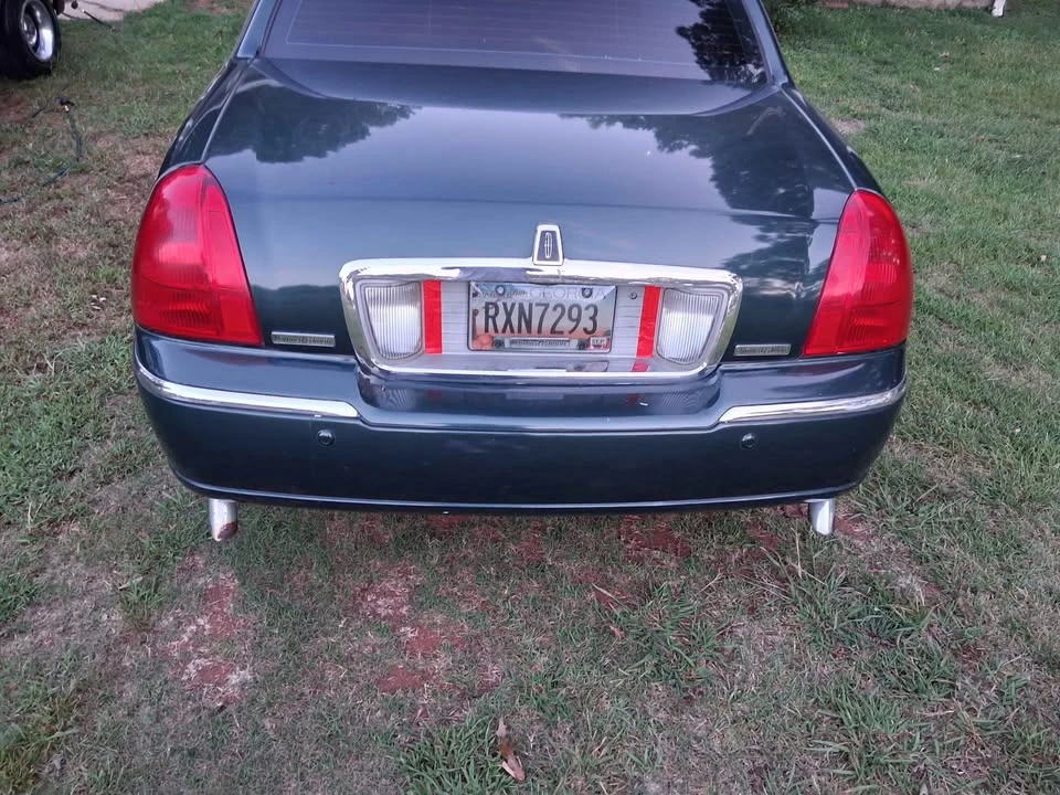2003 Lincoln Continental - Image 3 of 7
