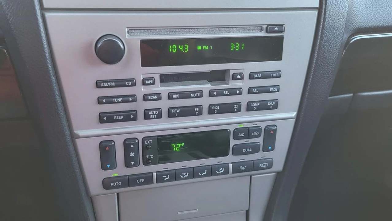 2003 Lincoln LS - Image 20 of 21