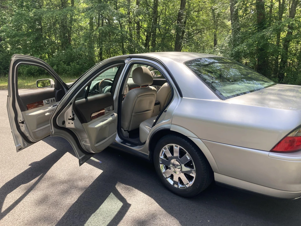 2003 Lincoln LS - Image 28 of 31