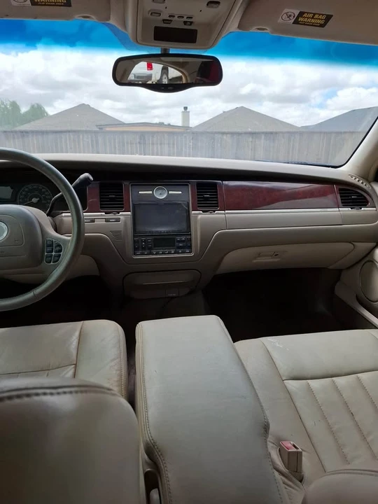 2003 Lincoln Continental - Image 3 of 3