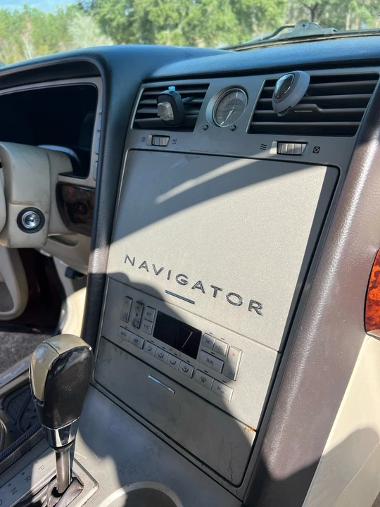 2003 Lincoln Navigator 2nd Gen - Image 12 of 20