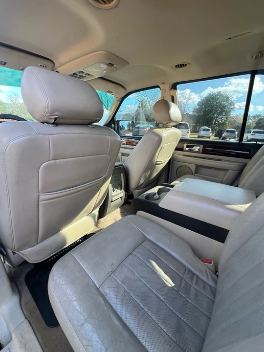 2003 Lincoln Navigator 2nd Gen - Image 9 of 20