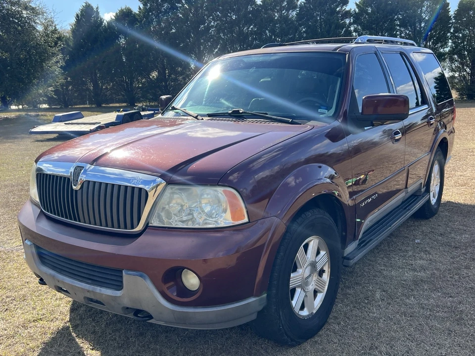 2003 Lincoln Navigator 2nd Gen - Image 2 of 20