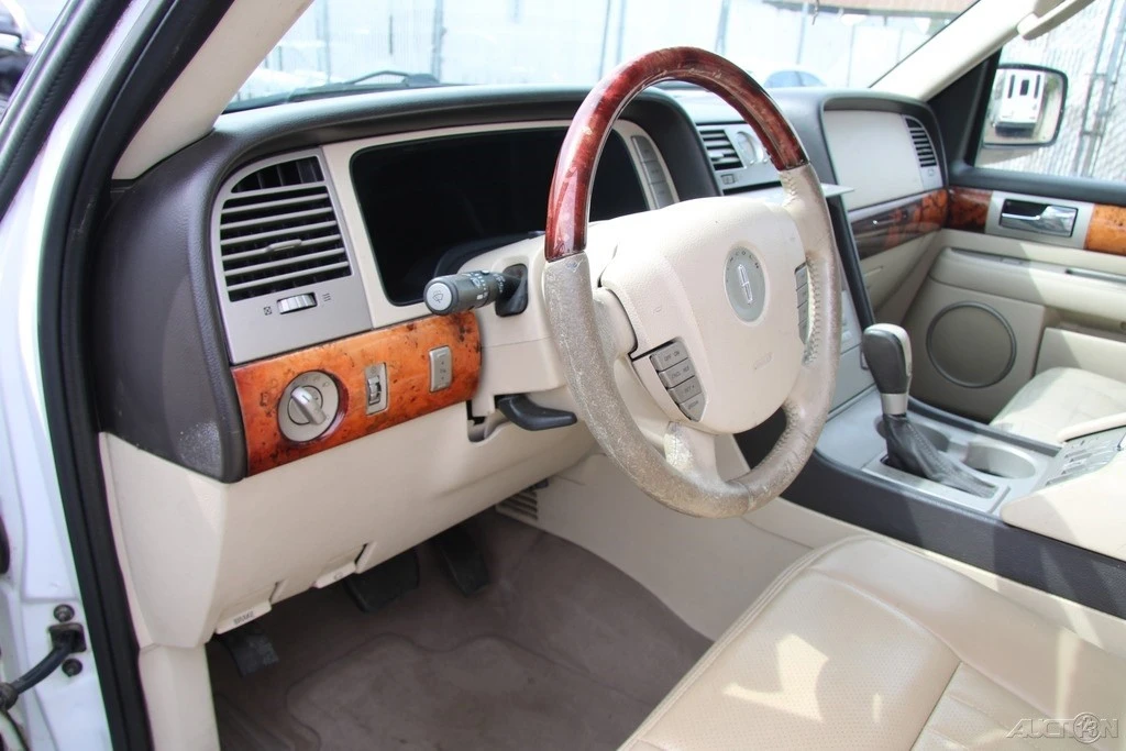 2003 Lincoln Navigator 2nd Gen - Image 15 of 21