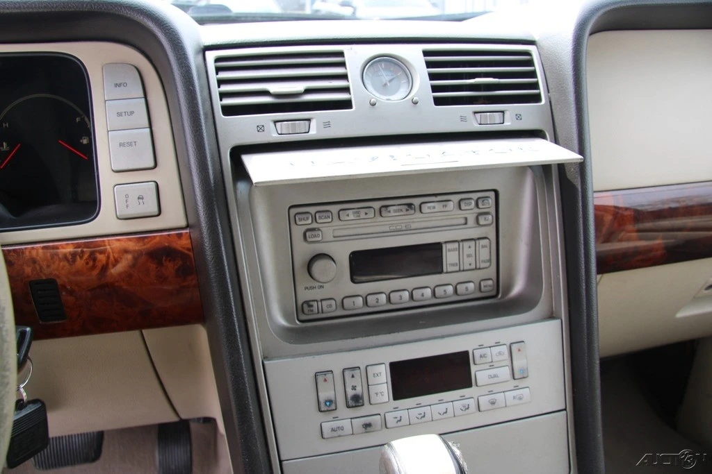 2003 Lincoln Navigator 2nd Gen - Image 20 of 21