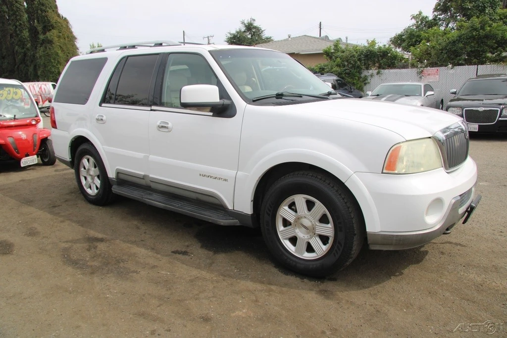 2003 Lincoln Navigator 2nd Gen - Image 9 of 21