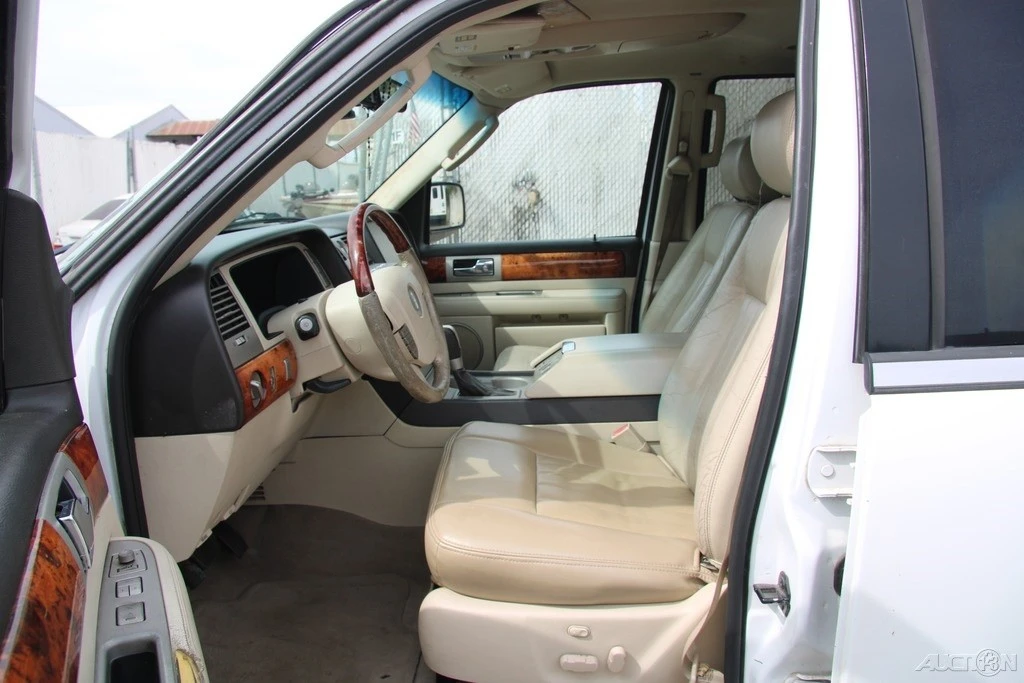 2003 Lincoln Navigator 2nd Gen - Image 14 of 21