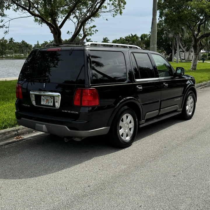 2003 Lincoln Navigator 2nd Gen - Image 12 of 12