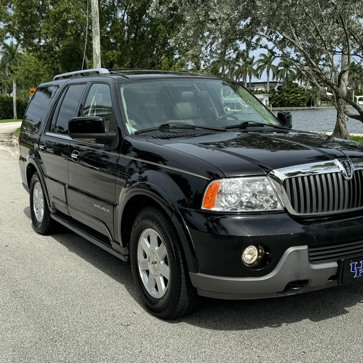 2003 Lincoln Navigator 2nd Gen - Image 3 of 12